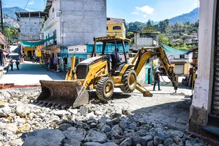 Avance de obra — Farmacias del Pueblo hacia el Coliseo Municipal — foto 6