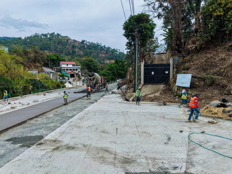 Avance de obra — Pavimentación en la parte baja del Instituto Tecnológico hacia el puente